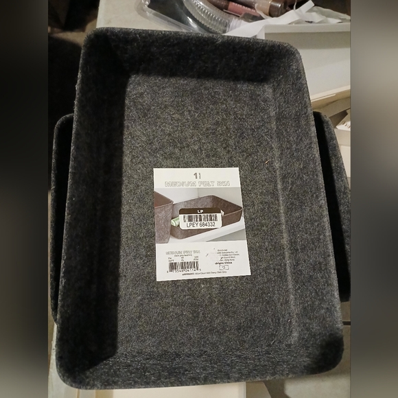 Target Brand Storage  Containers 4 felt, 4 plastic - Picture 4 of 10